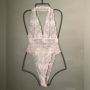 VTG Y2K Fredericks Of Hollywood White Stretch Lace Halter Lingerie